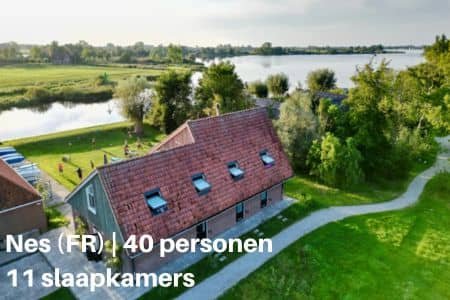Groot natuurhuisje voor 40 personen met 11 slaapkamers in Nes, provincie Friesland