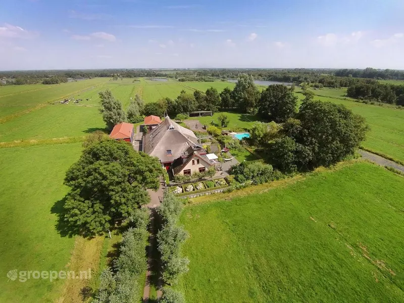 Groepsaccommodatie Friesland met zwembad