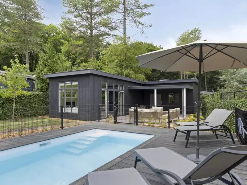 Groepsaccommodatie met zwembad in Rhenen voor 10 personen Groepsaccommodatie met eigen zwembad in Rhenen (Utrecht)