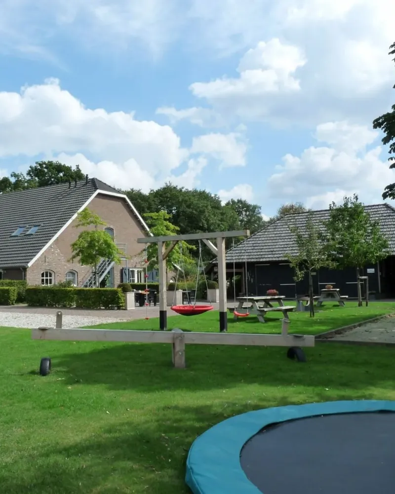 Sfeervolle familieweekend accommodatie Helenaveen, Noord-Brabant, voor 18 personen met 8 slaapkamers
