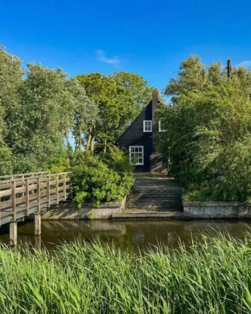 Luxe groepsvilla Pietersbierum, Friesland, voor 16 personen met 8 slaapkamers