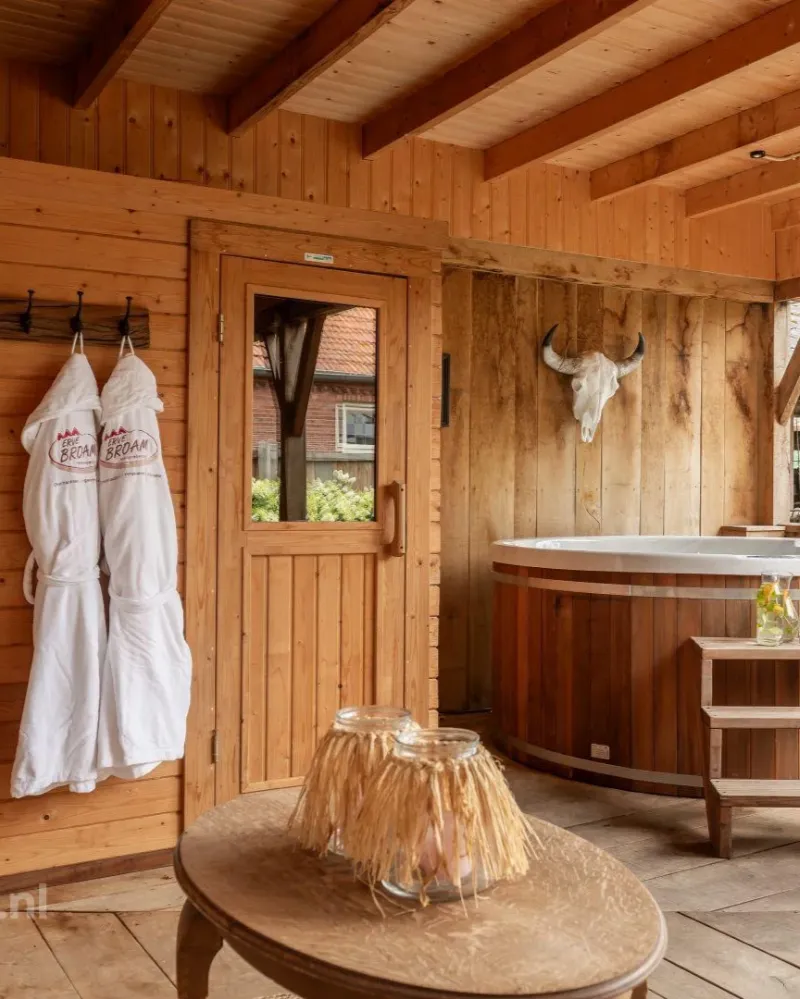 Vakantieboerderij met zwembad voor 16 personen