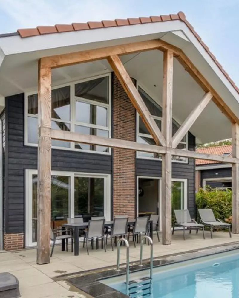 Luxe villa met zwembad en wellness bij Topparken voor 12 personen